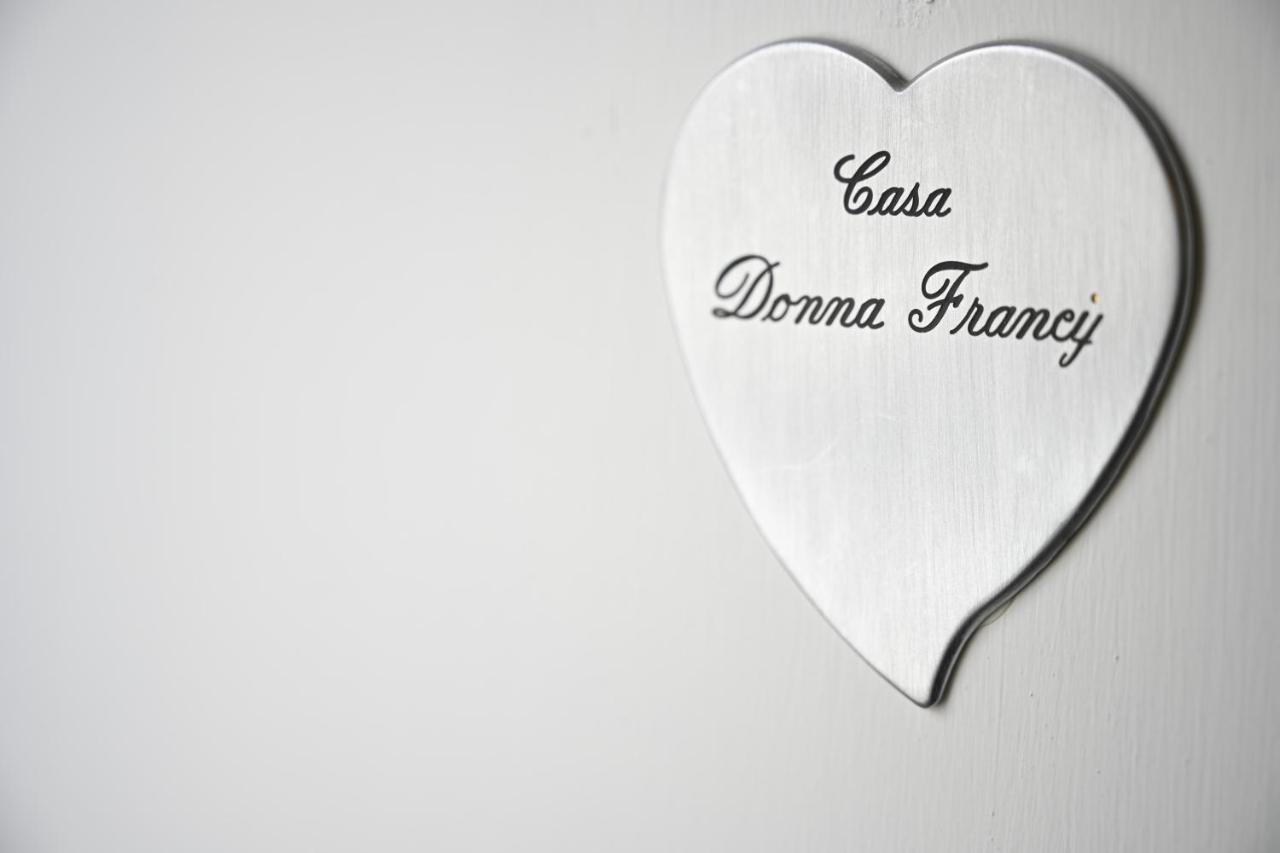 Casa Donna Francy City Center Νάπολη Εξωτερικό φωτογραφία